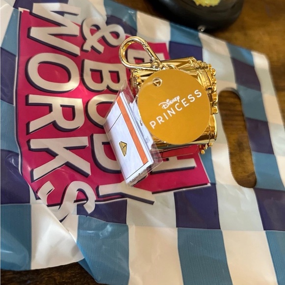 Bath and body works Disney princess belle pocketbac - Picture 5 of 5